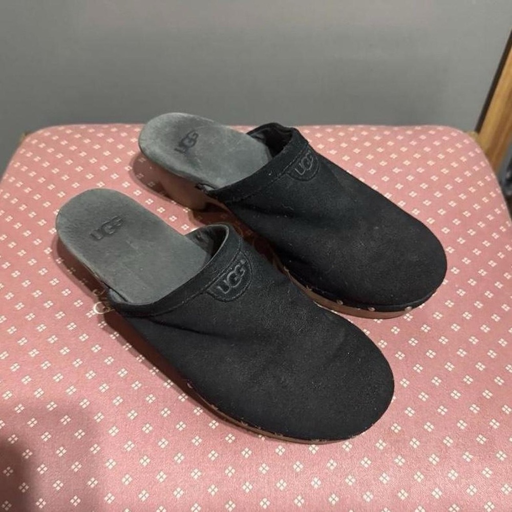 UGG Suede Clogs, size US 4